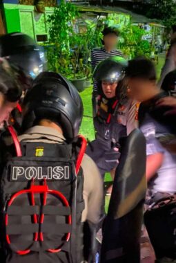 Brimob Polda Metro Jaya Amankan Empat Remaja dan 13 Klip Diduga Ganja di Jakut
