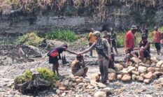 Pererat Kedekatan dengan Warga, Satgas Damai Cartenz Gelar Patroli Humanis di Kampung Wandoga