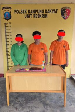 Respon Cepat Dumas, Polsek Kampung Rakyat Gerebek Rumah di Tolan, 3,62 Gram Sabu Diamankan Beserta Dua Pria dan Satu Wanita